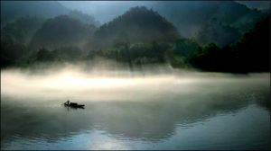 一叶孤舟万倾涛, 天际萧萧, 浪迹迢迢. 花明柳暗涧无桥..... 
     同是三春九夏娇, 风住雨萧, 雾尽风高, 沉浮沧海不言豪....