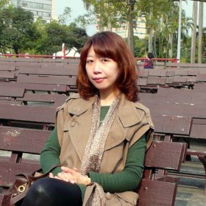 那天是228紀念日，和家母到公園走走看紀念典禮