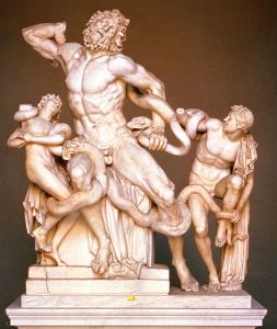 希腊神话中的特洛伊祭司，父子三人被巨蟒咬死。父亲被咬时在搏斗，左边小儿子已被缠窒息，右边大儿子似可逃脱。雕刻同时表现出人类痛苦的三种感觉：恐怖·畏惧·同情。