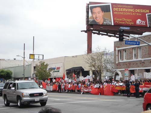 LA华人抗议CNN辱华002